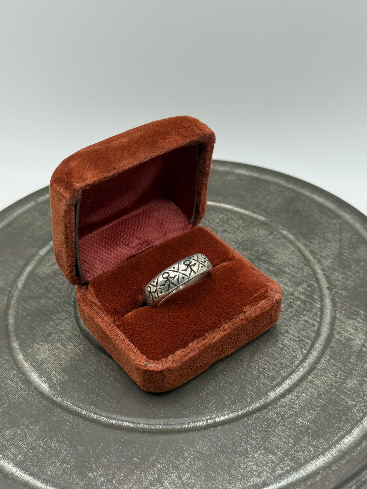 .925 Sterling Silver Engraved People Carvings Band Ring Sz. 10.5