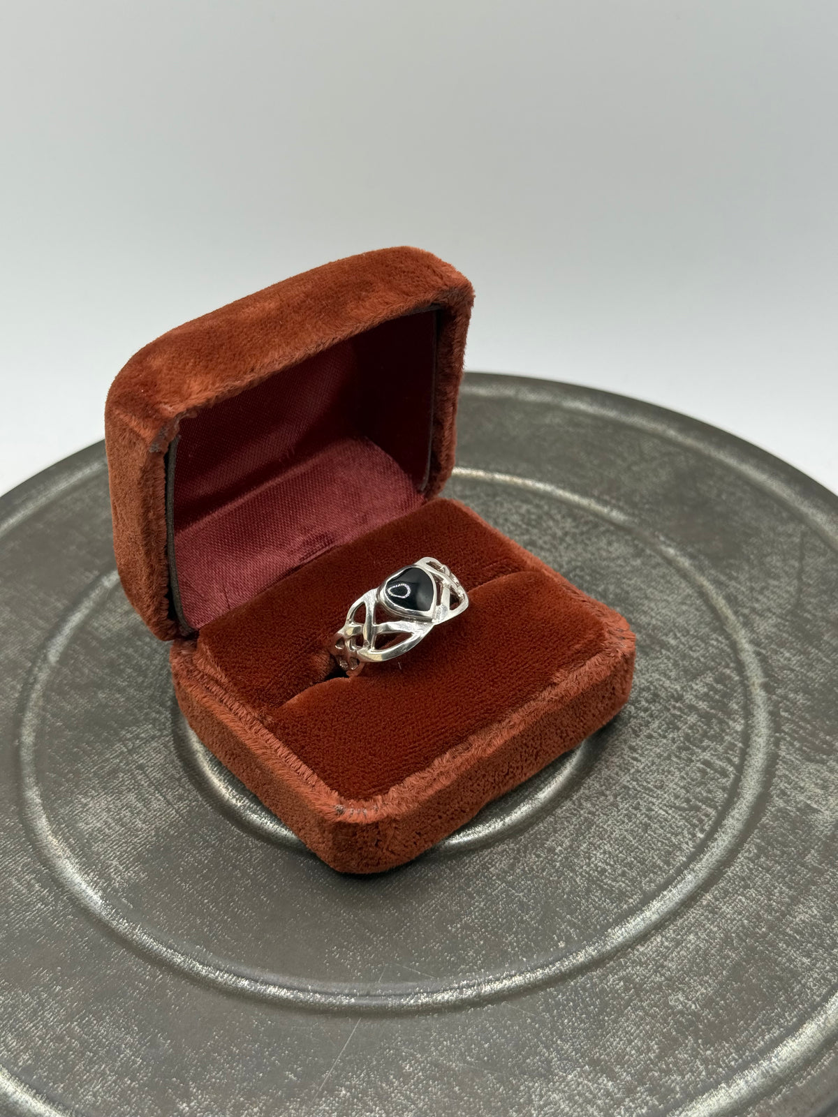 .925 Sterling Silver Black Onyx Heart Stone Celtic Knot Ring – Gothic Sz. 9
