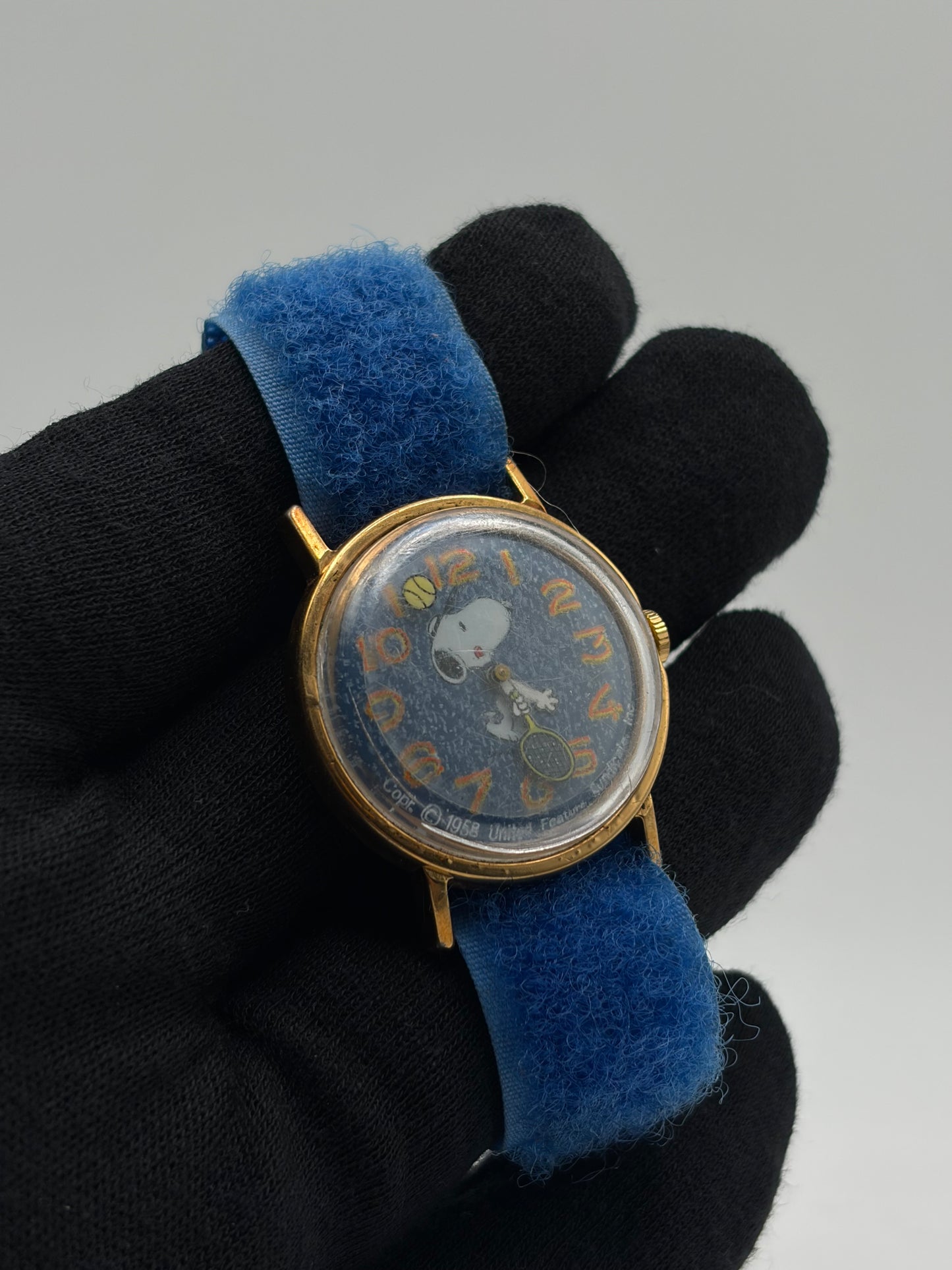 Vintage snoopy windup watch