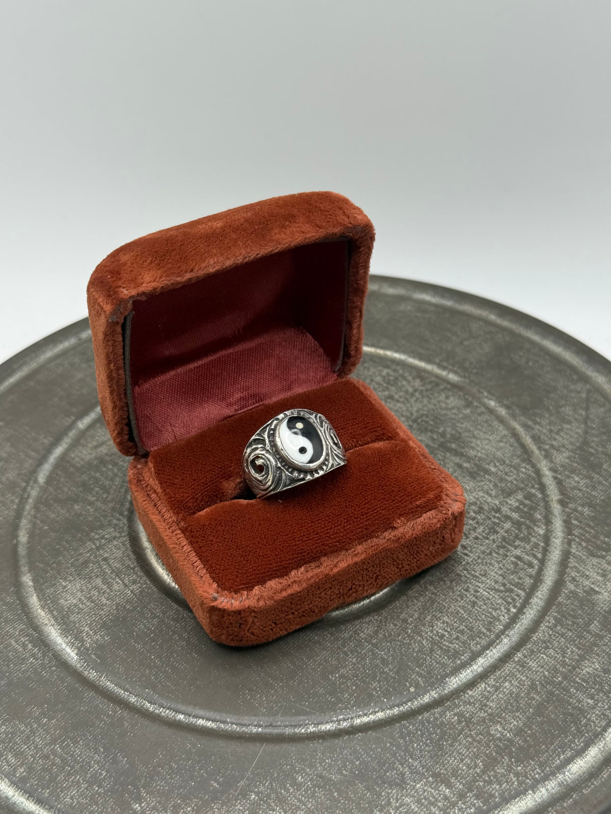 .925 Sterling Silver Yin Yang Black White Wide Band Ring – Sz. 7