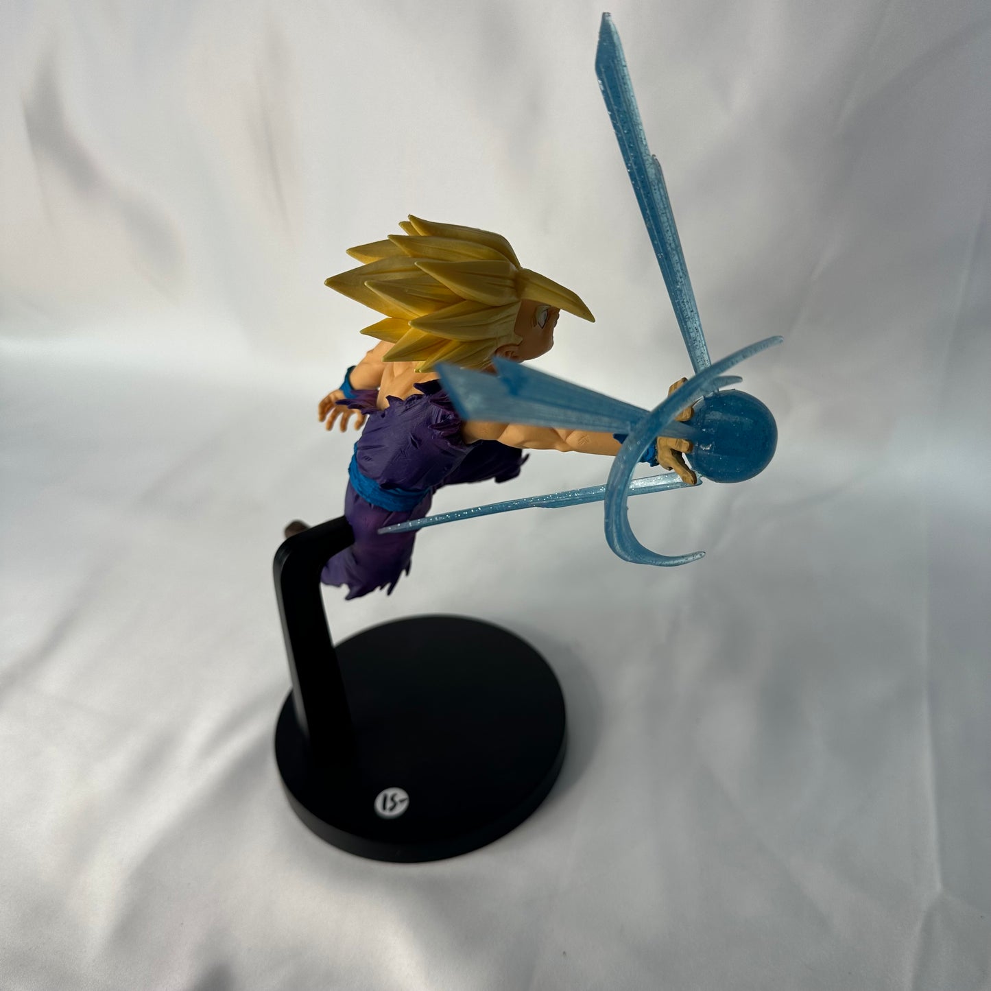 Gohan Super Saiyan 2 Gohan Figure w/ Kamehameha Effect & Stand