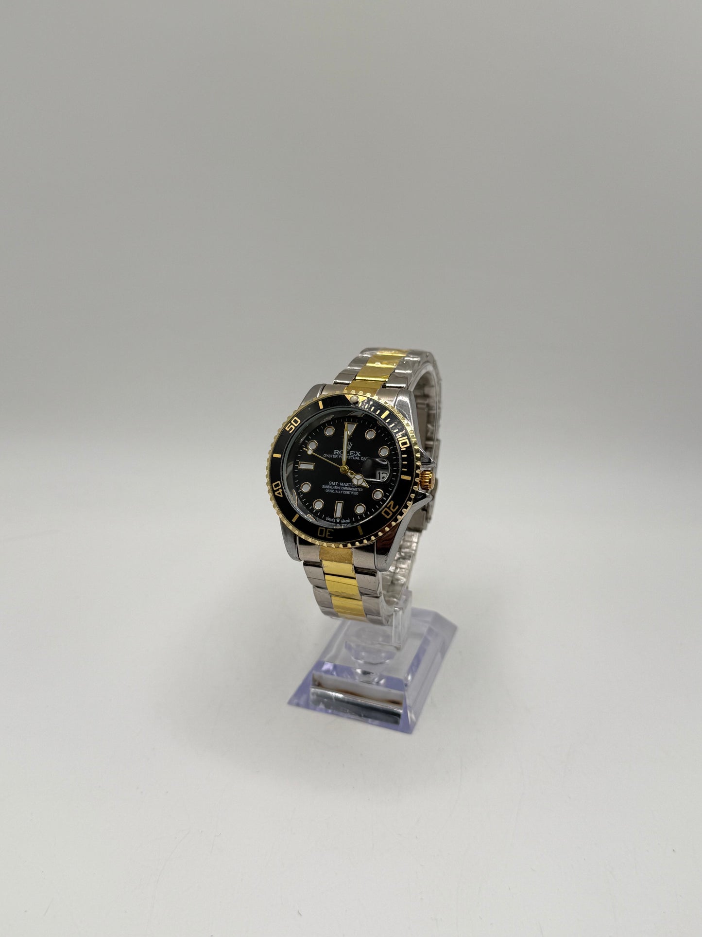 Hulk Green replica Rolex submariner and Gold Rolex Submariner quartz