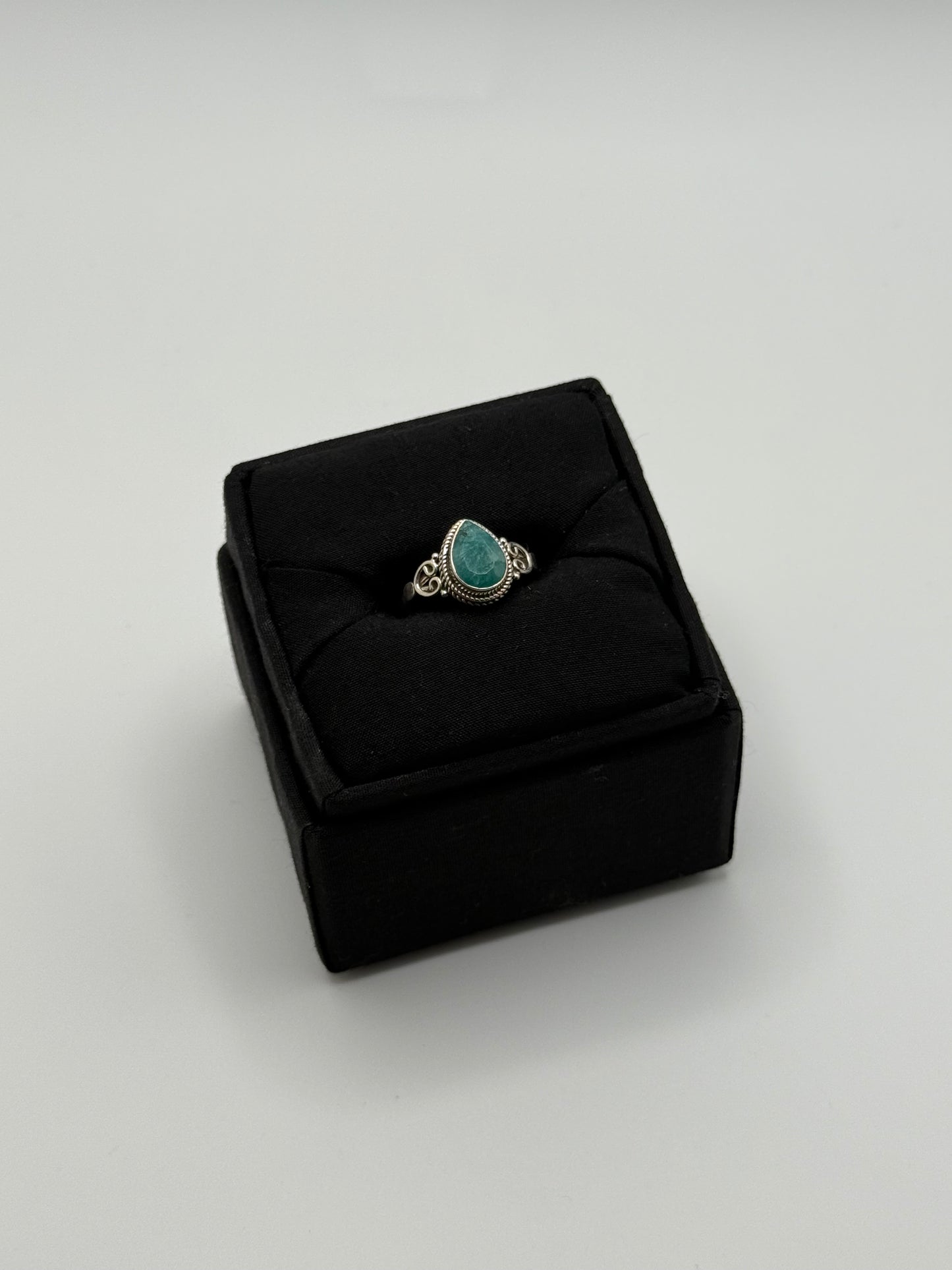 .925 Sterling Silver Turquoise Teardrop Southwestern Style Ring Sz. 8