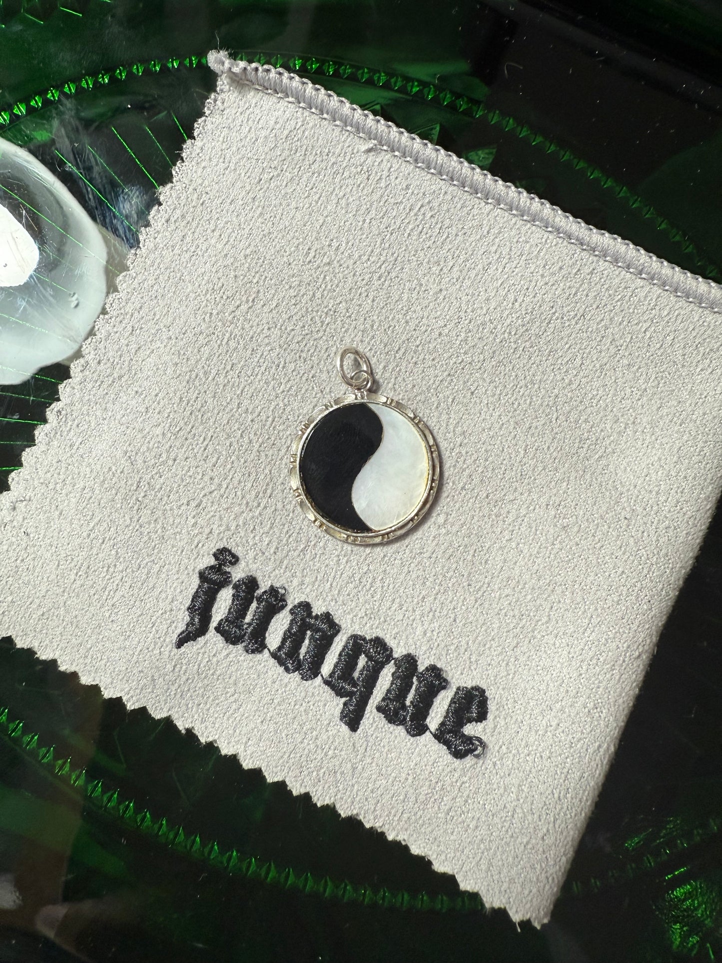 .925 Sterling silver yin and yang pendant mother of Pearl and onyx