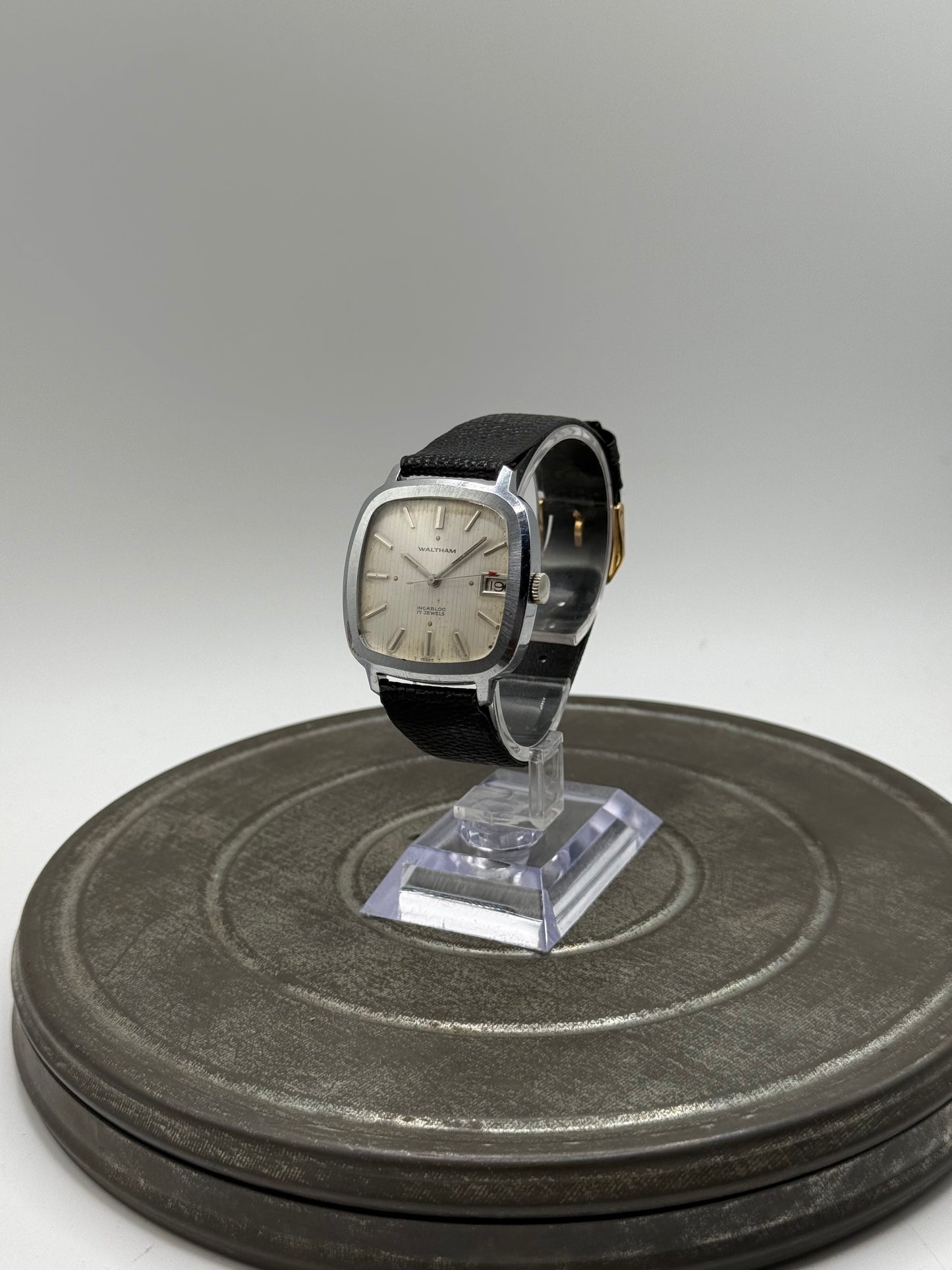 Vintage Waltham windup tv dial watch