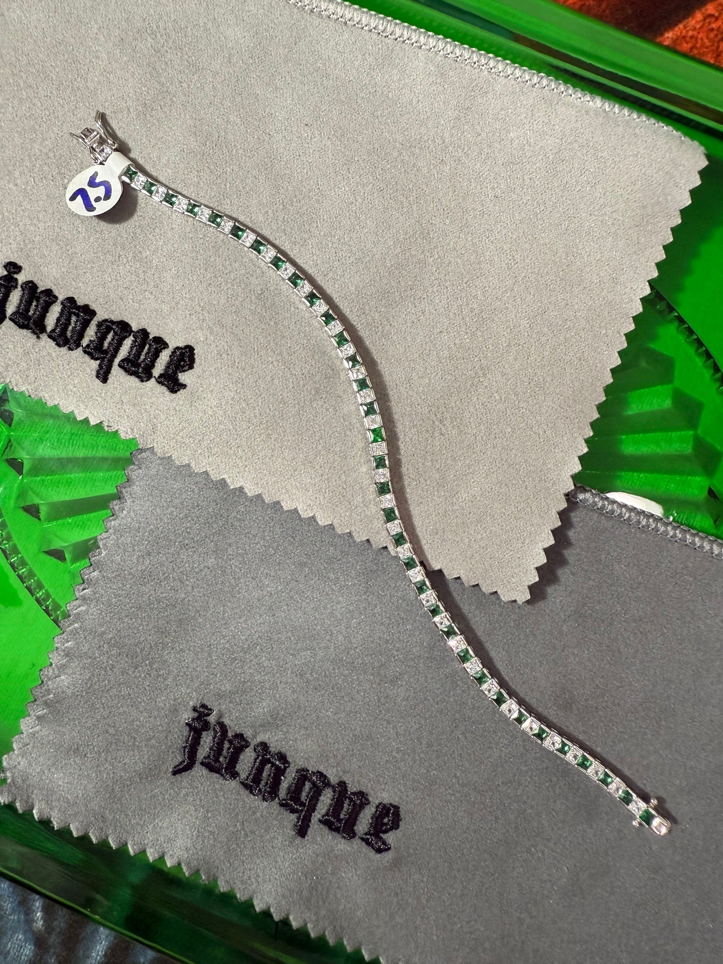 .925 Sterling silver emerald green gemstone CZ bracelet 7.5”