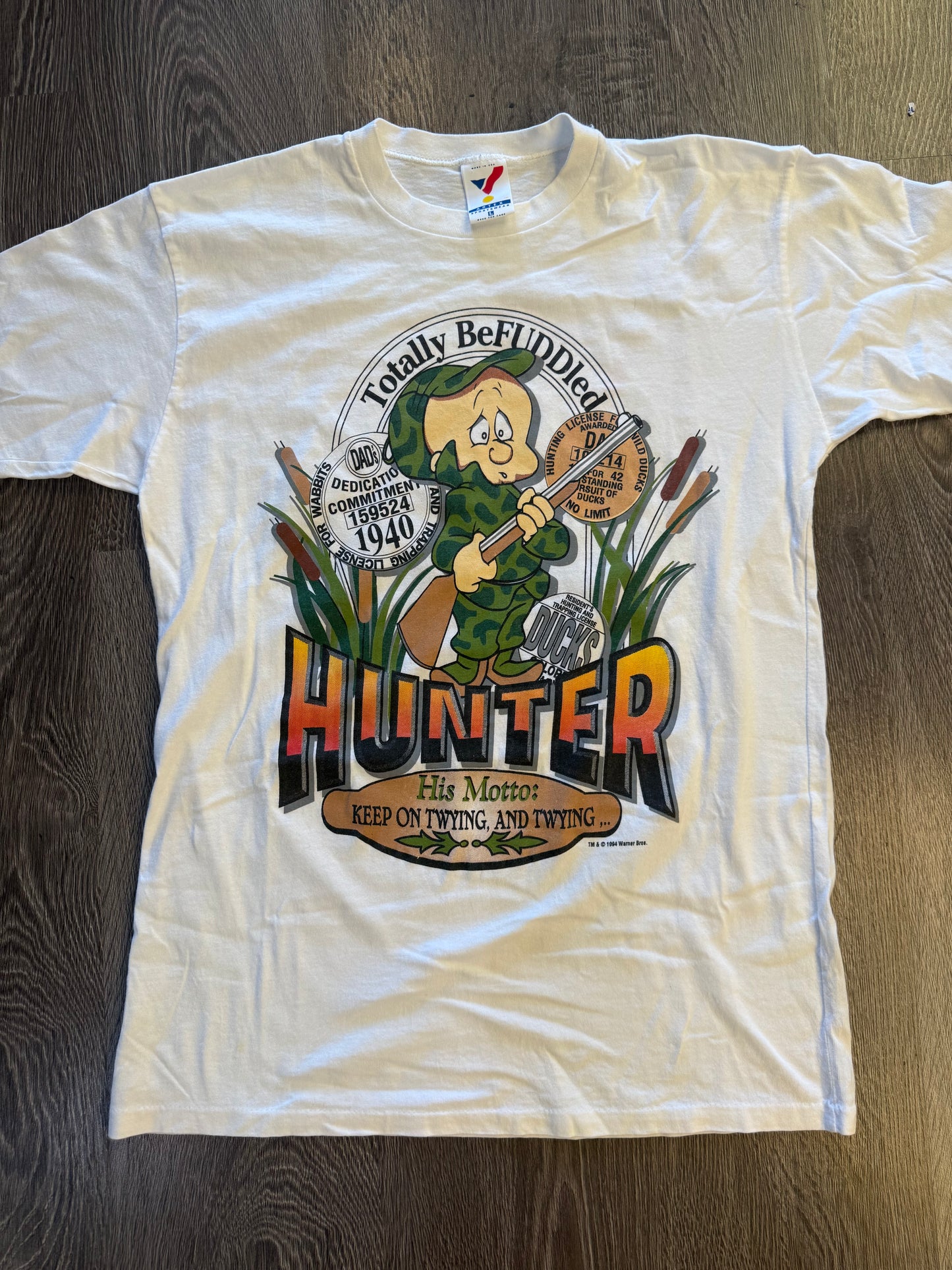 Vintage Looney Tunes Elmer Fudd, bugs bunny, Daffy Duck shirt sz. L