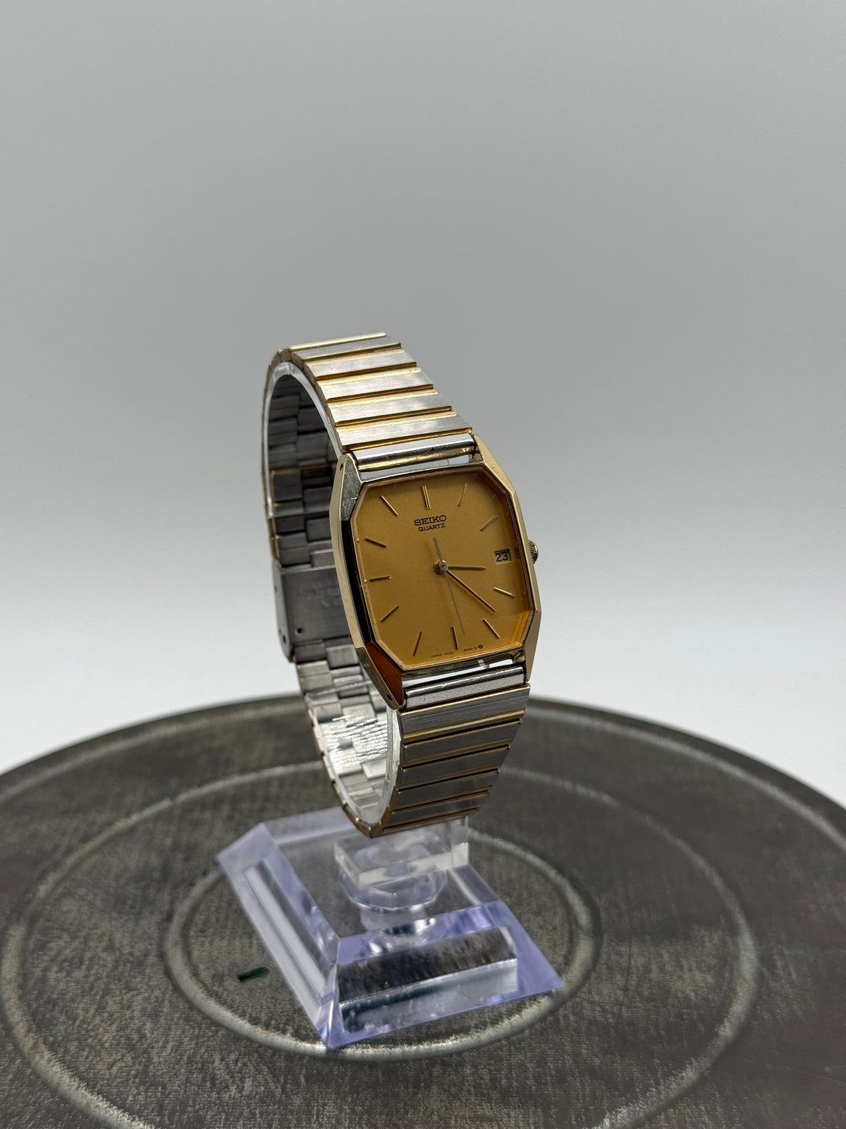 Vintage Seiko Quartz Two-Tone Tank Watch Gold Dial Date with Adjustable Band