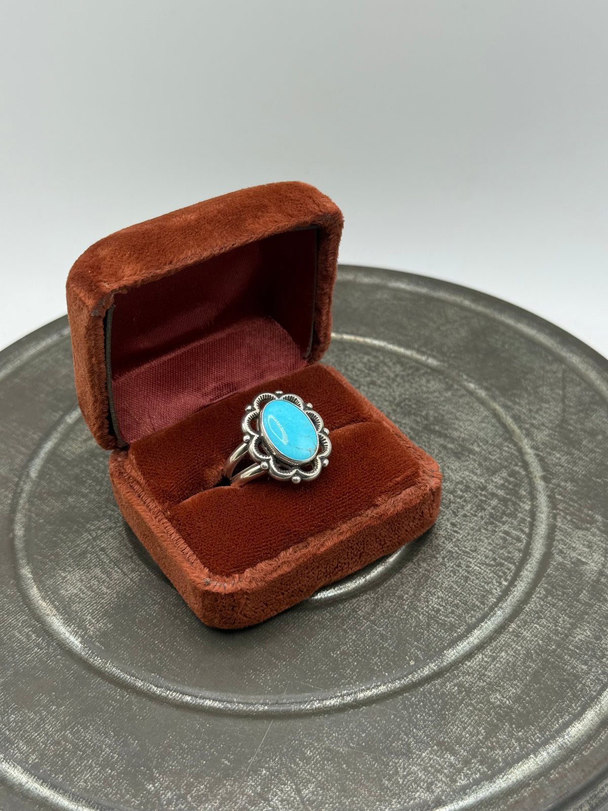 .925 Sterling Silver Turquoise Look Oval Ring Scalloped Border – Sz 7.5