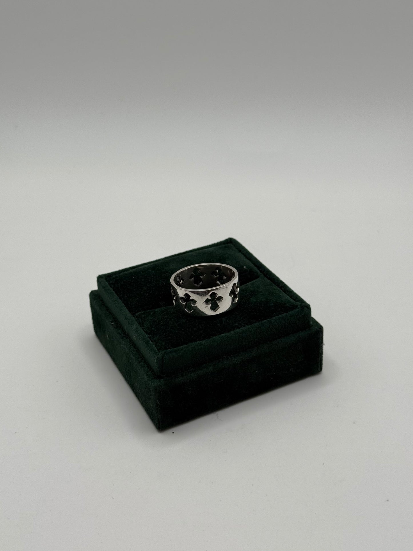 .925 Sterling Silver Cross Cutout Band Ring sz 9.5