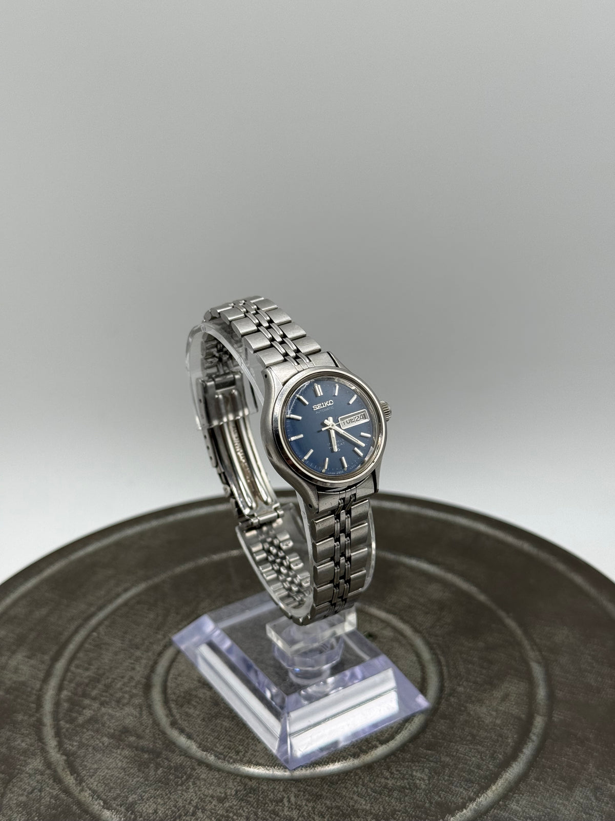 Vintage Ladies Seiko Automatic Stainless Steel Watch with Blue Dial & Day Date