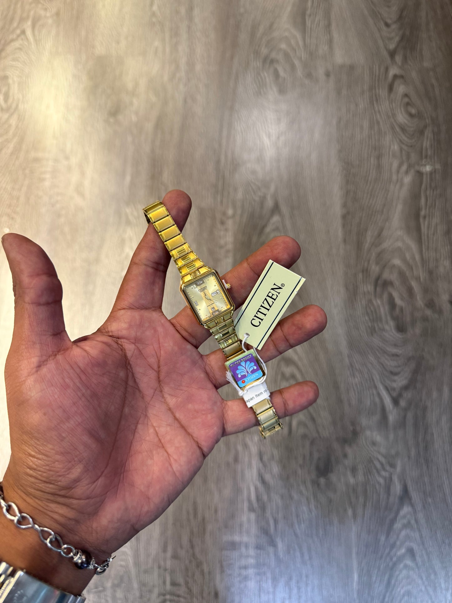 Citizen tank quartz watch champagne dial (small)