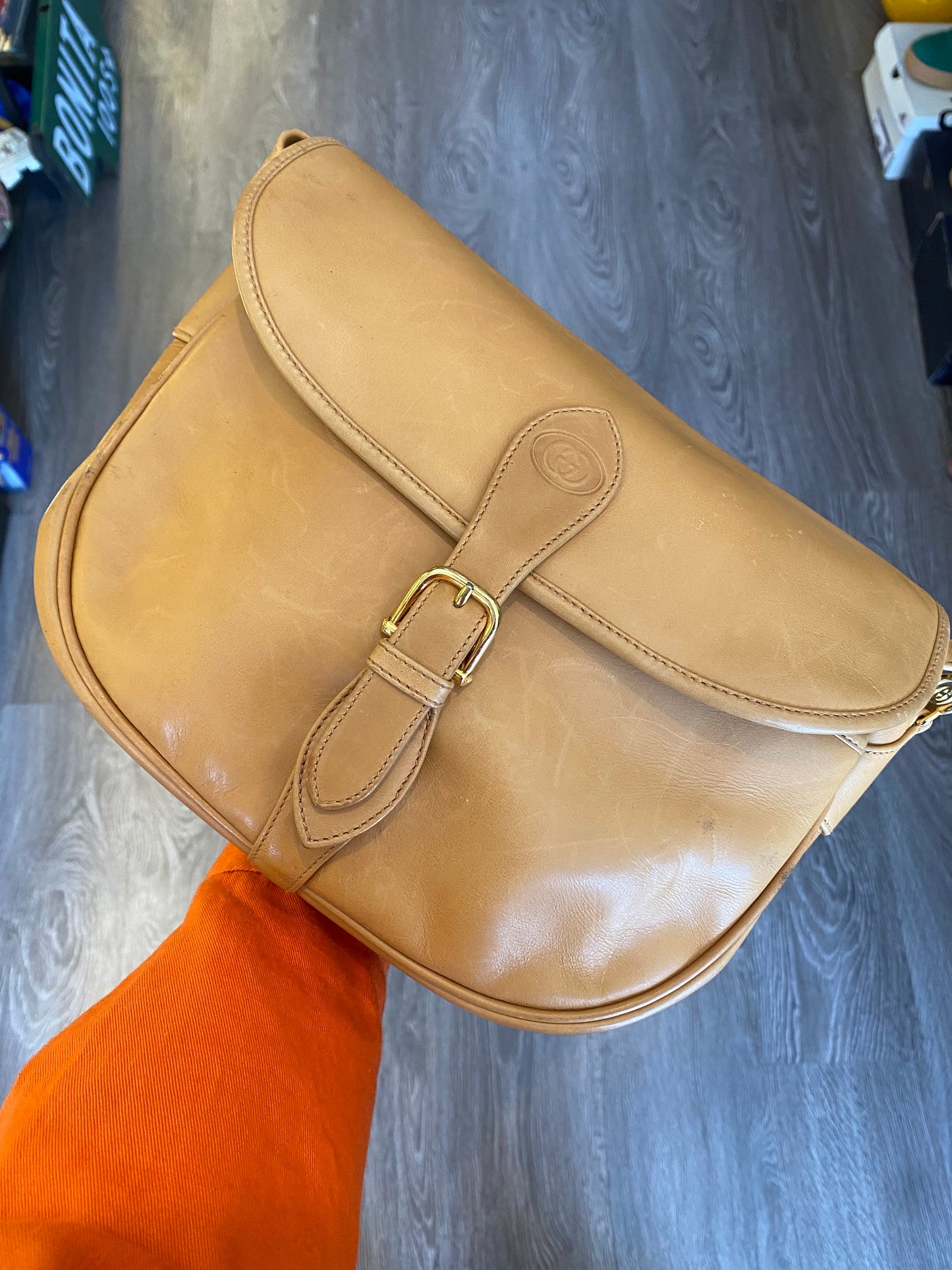 Gucci GG Logo Saddle Style Hand Bag Purse Light Brown/Khaki