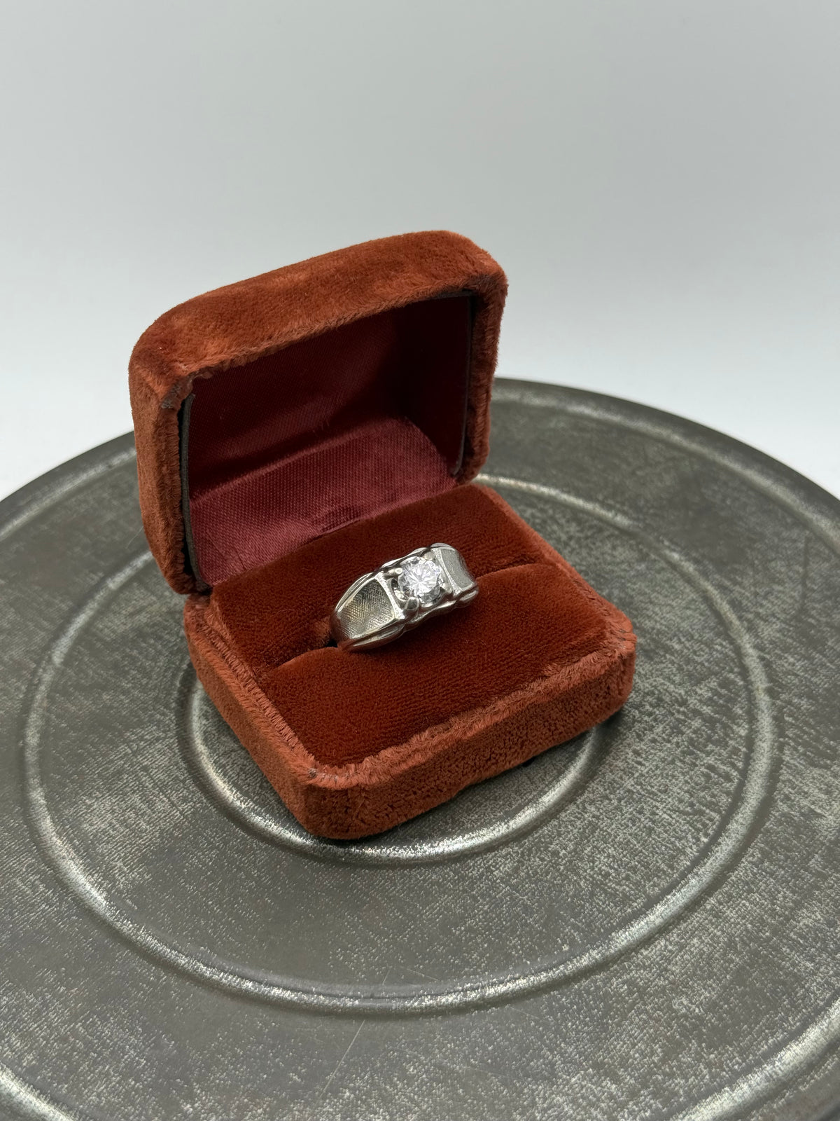 .925 Sterling Silver Clear Solitaire Stone Wide Band Ring – Vintage Style Sz. 9