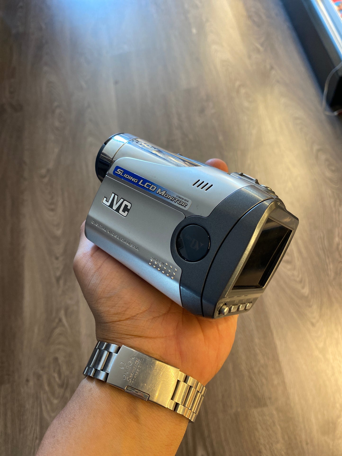 JVC Video Cam Corder Sliding LCD Monitor Video Camera