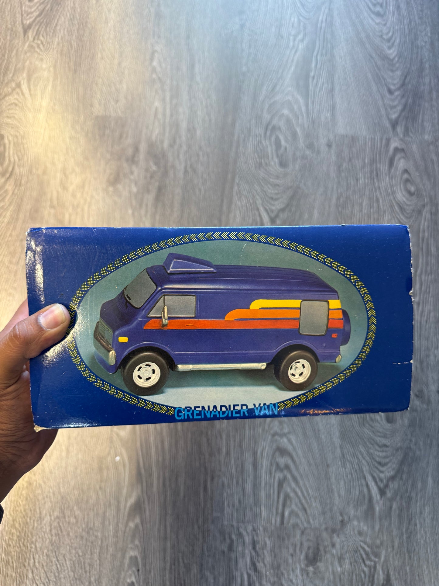 Avon rad van ceramic
