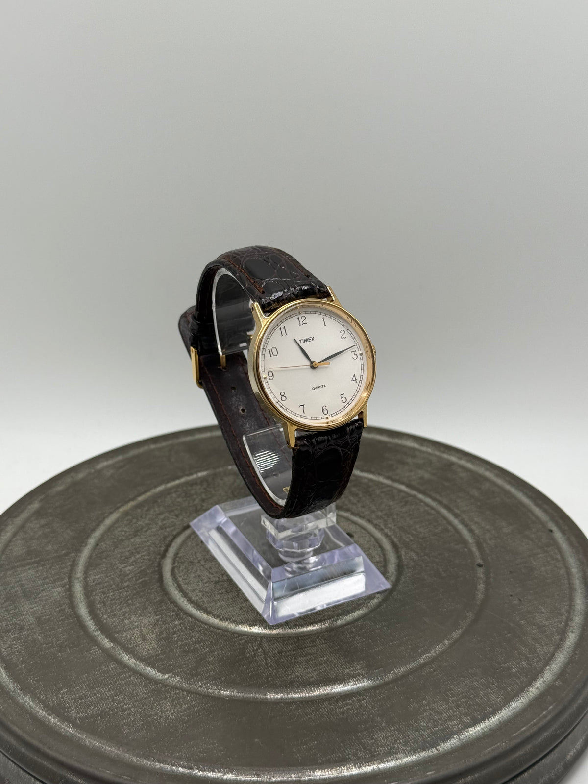 Vintage round gold tone leather strap Timex