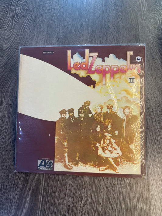 Vintage vinyl album Led Zeppelin ii