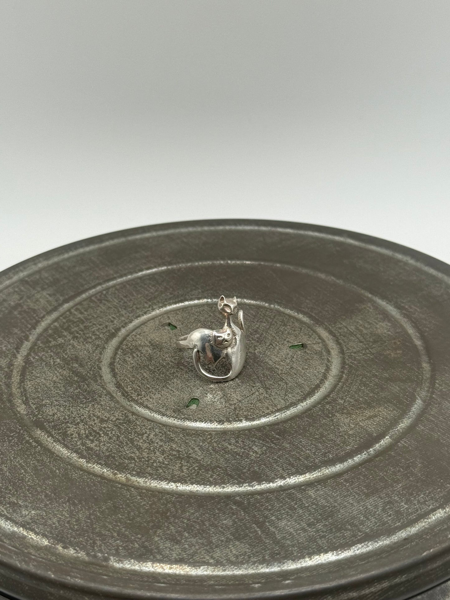 .925 Sterling Silver Two Cat Ring Sz. 8
