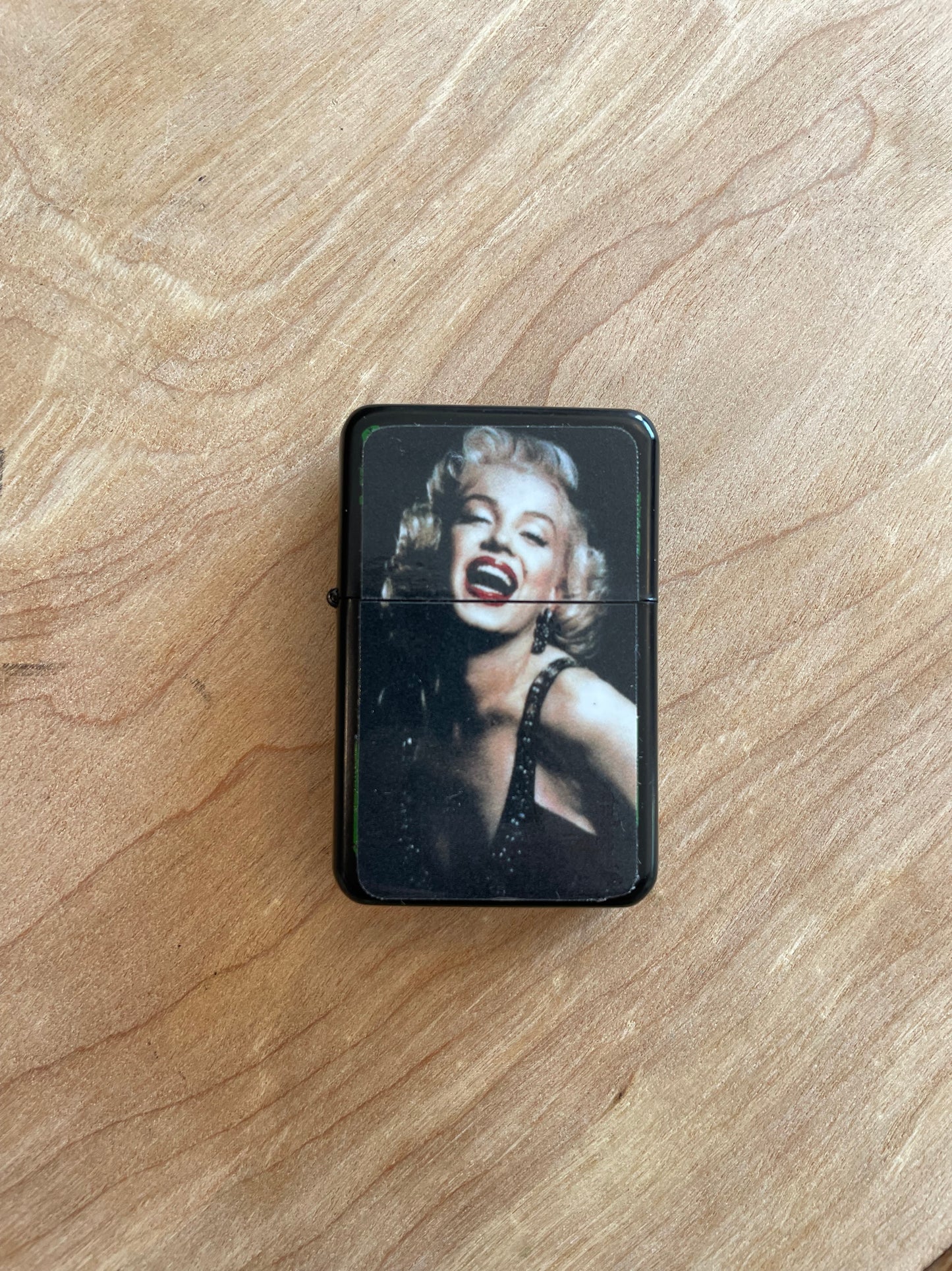 Zippo style lighter Marilyn Monroe