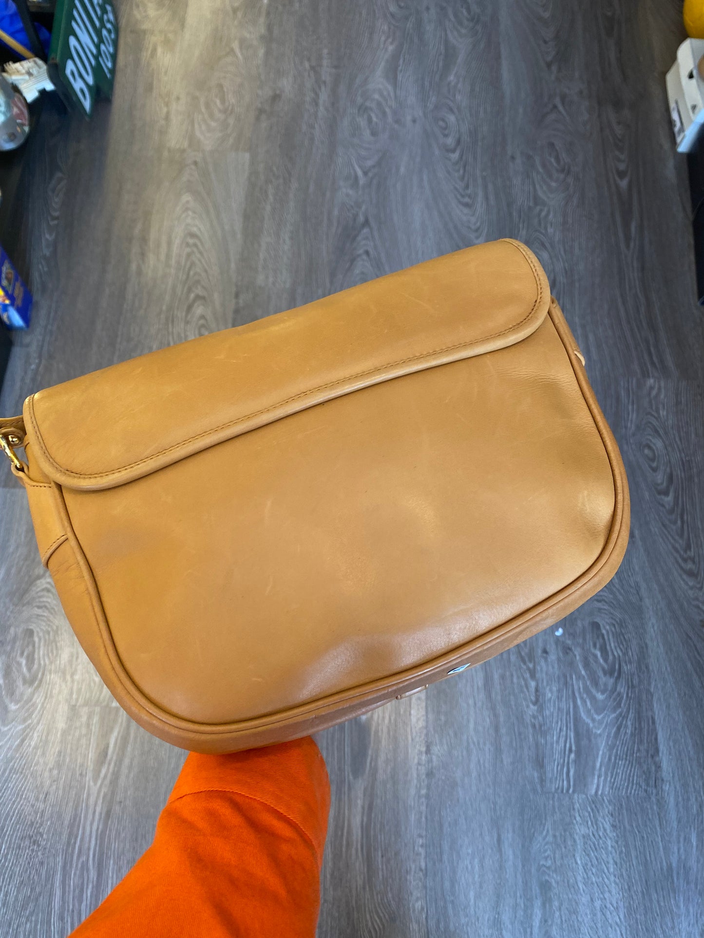 Gucci GG Logo Saddle Style Hand Bag Purse Light Brown/Khaki