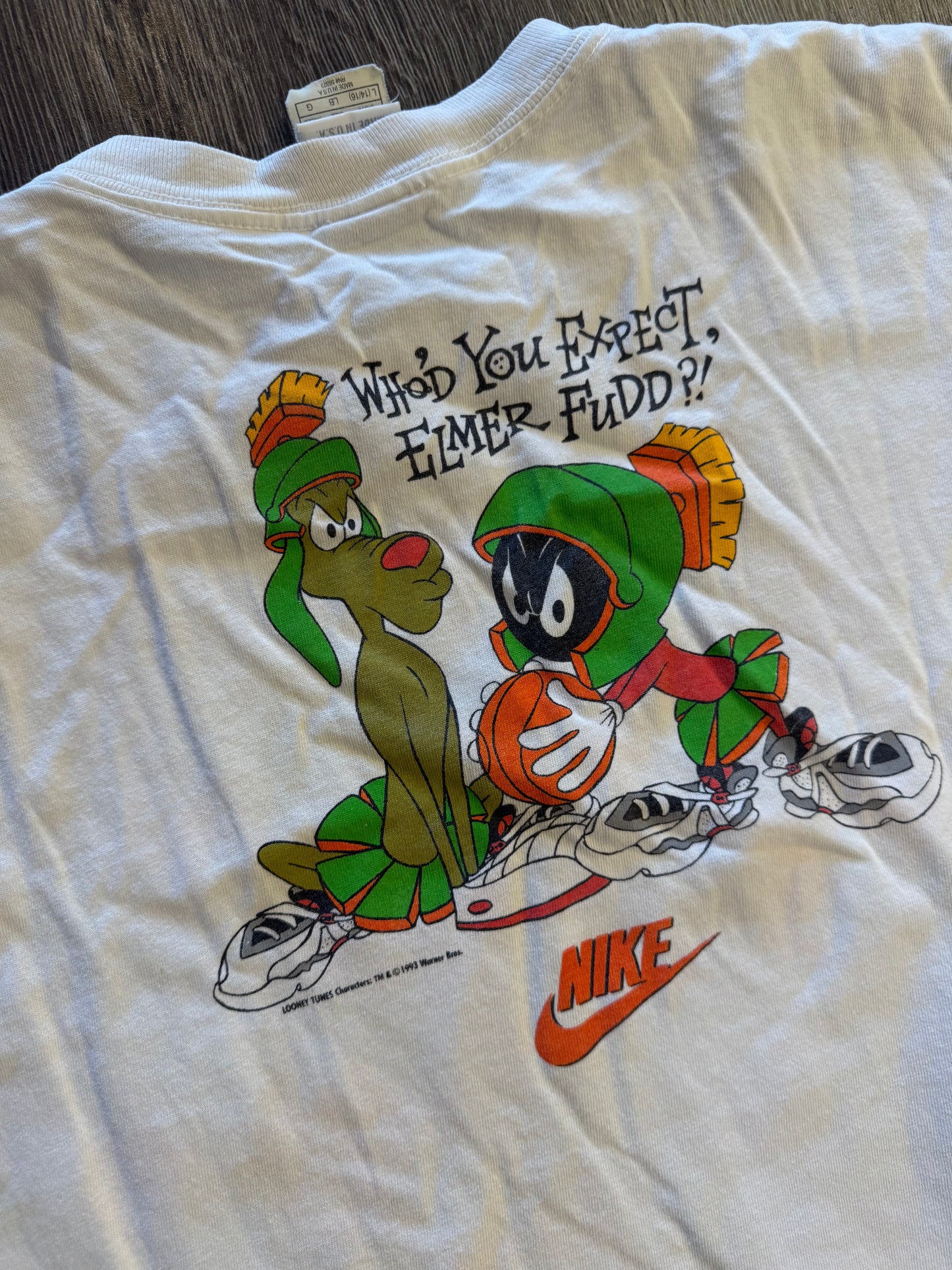 Vintage Space Jam Jordan Bugs Bunny and Marvin the Martian Scream Team shirt sz. L
