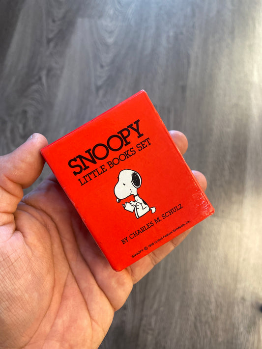 Vintage Y2K Snoopy Little Books Set