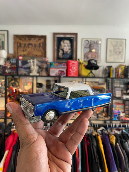 Tin toy car