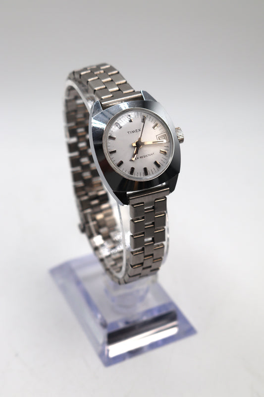 Ladies Timex Quartz Watch