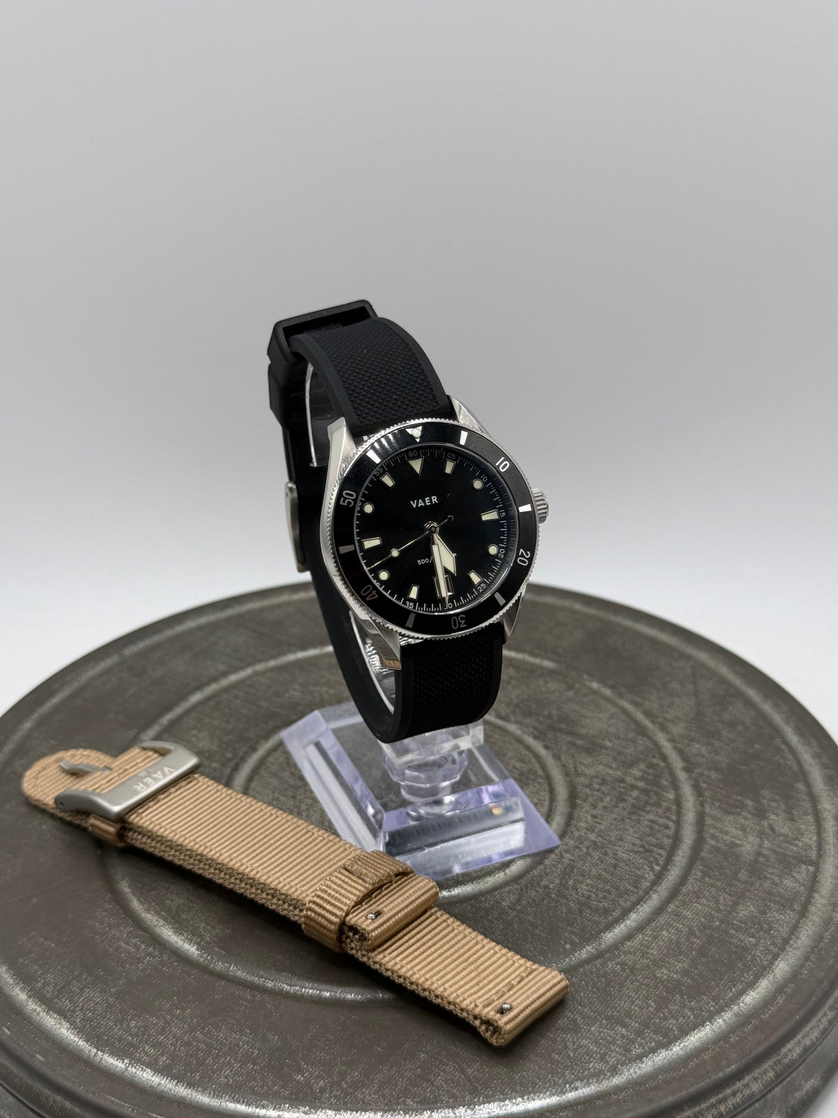 Vaer DS2 Black Dial Dive-Style Watch – Silver Tone Case, Black Rubber Strap, Extra Tan Strap