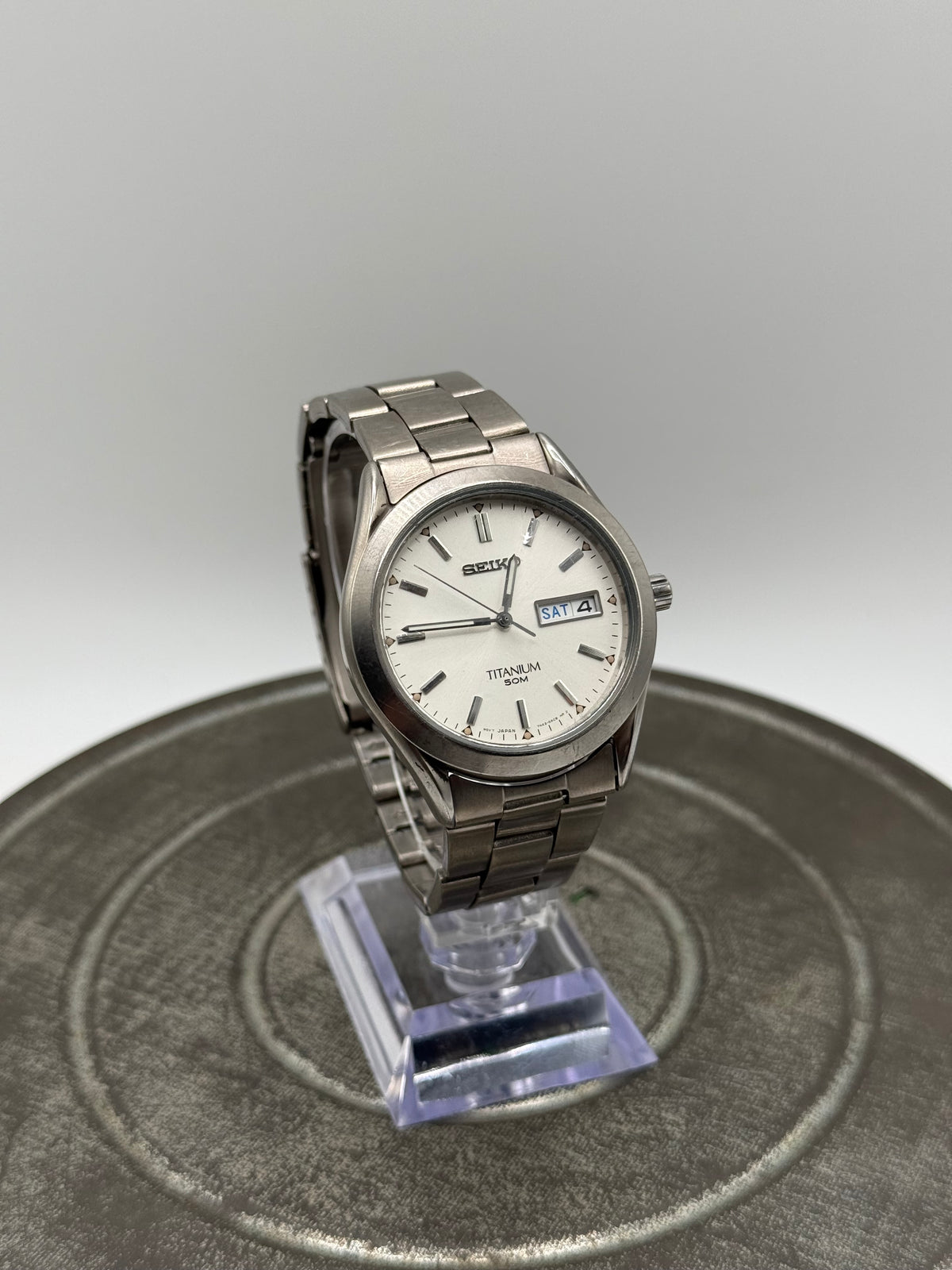 Vintage Seiko Titanium 50M Watch with Silver Dial & Day Date