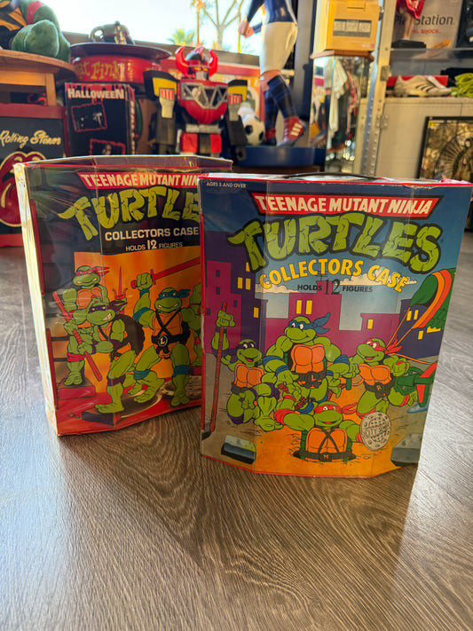 Vintage TMNT turtle lot with accessories
