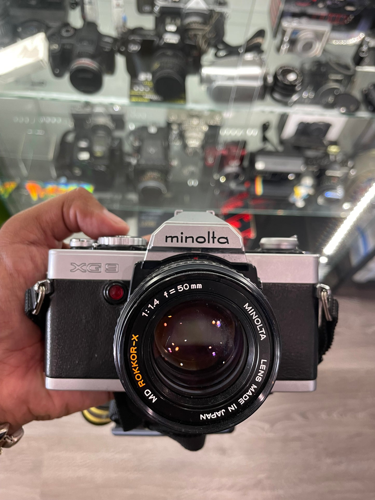 Minolta xg-9 35mm slr camera