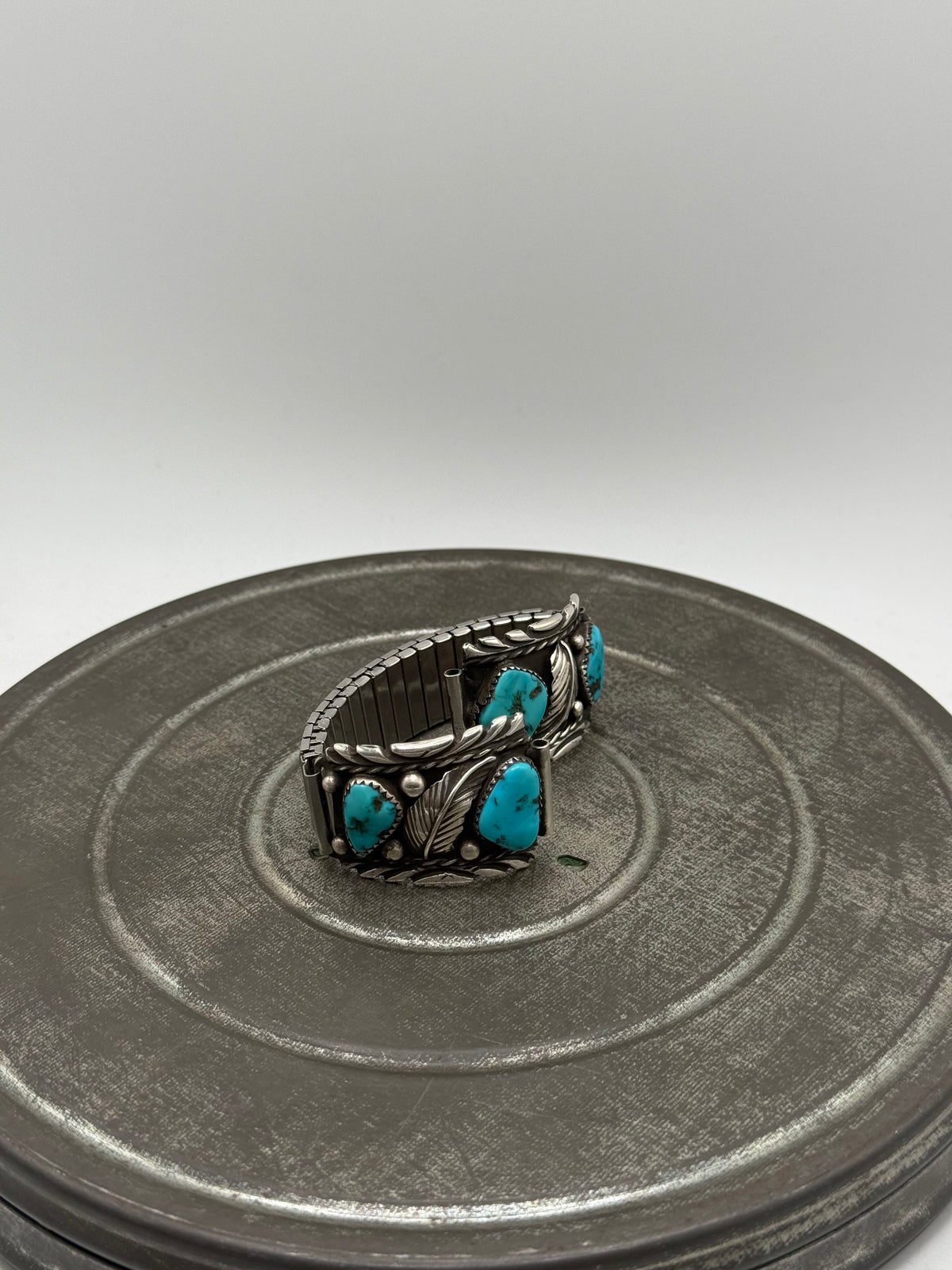 Vintage Southwestern Style Turquoise Stone Cuff Bracelet – .925 Sterling Silver Leaf Design, Expansion Watch Band