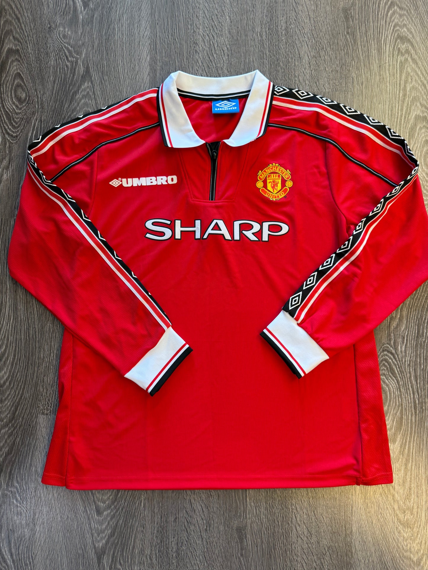 Manchester United long sleeve Retro soccer jersey