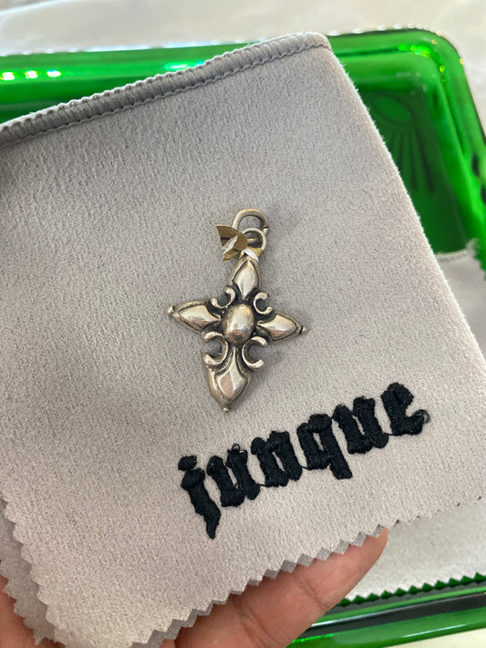.925 Sterling Silver Pointed Cross Pendant