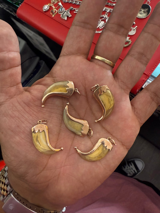 10k Gold claw pendant