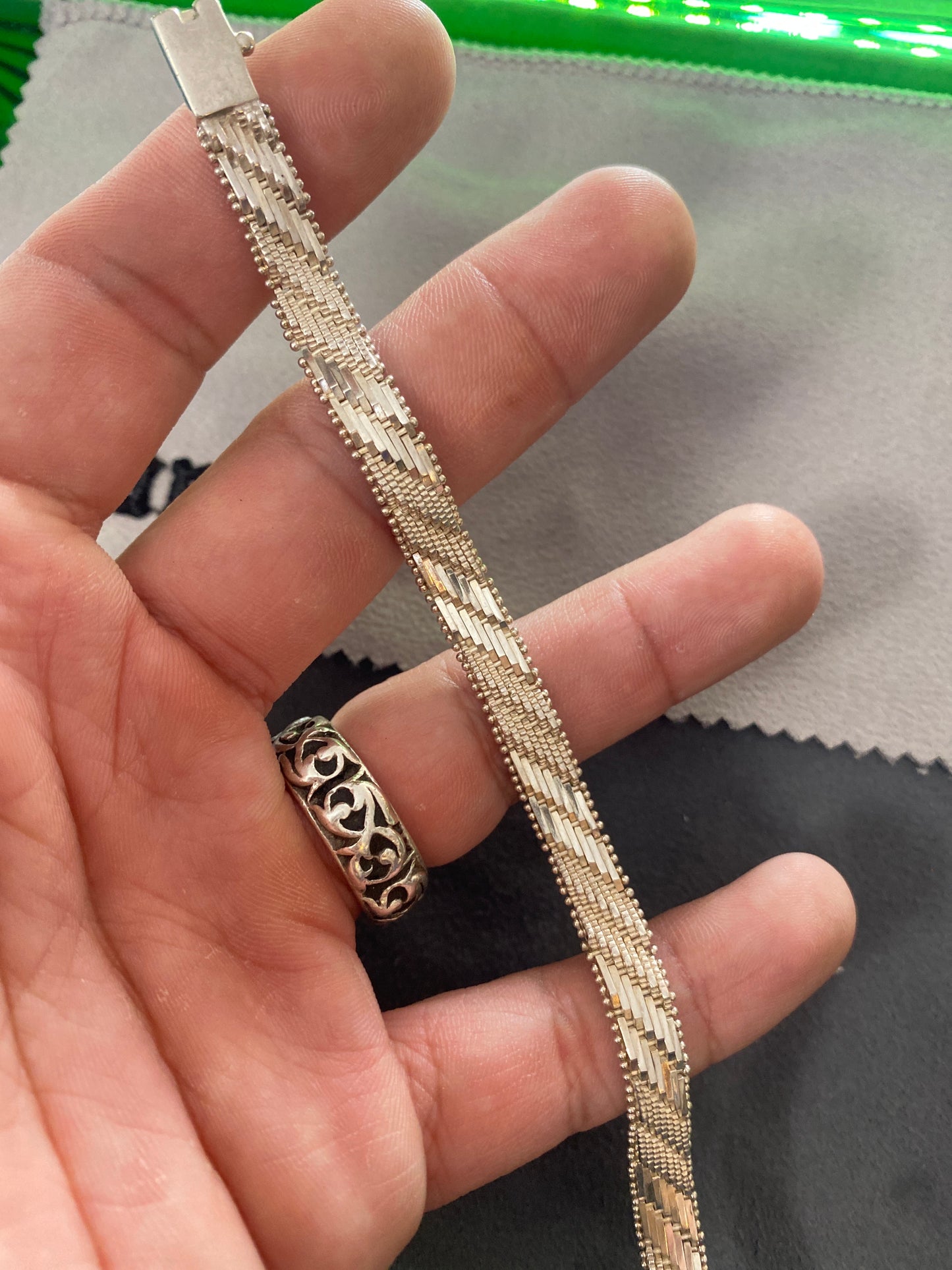 .925 Sterling Silver Flat Diamond Cut Bracelet Sz 7”