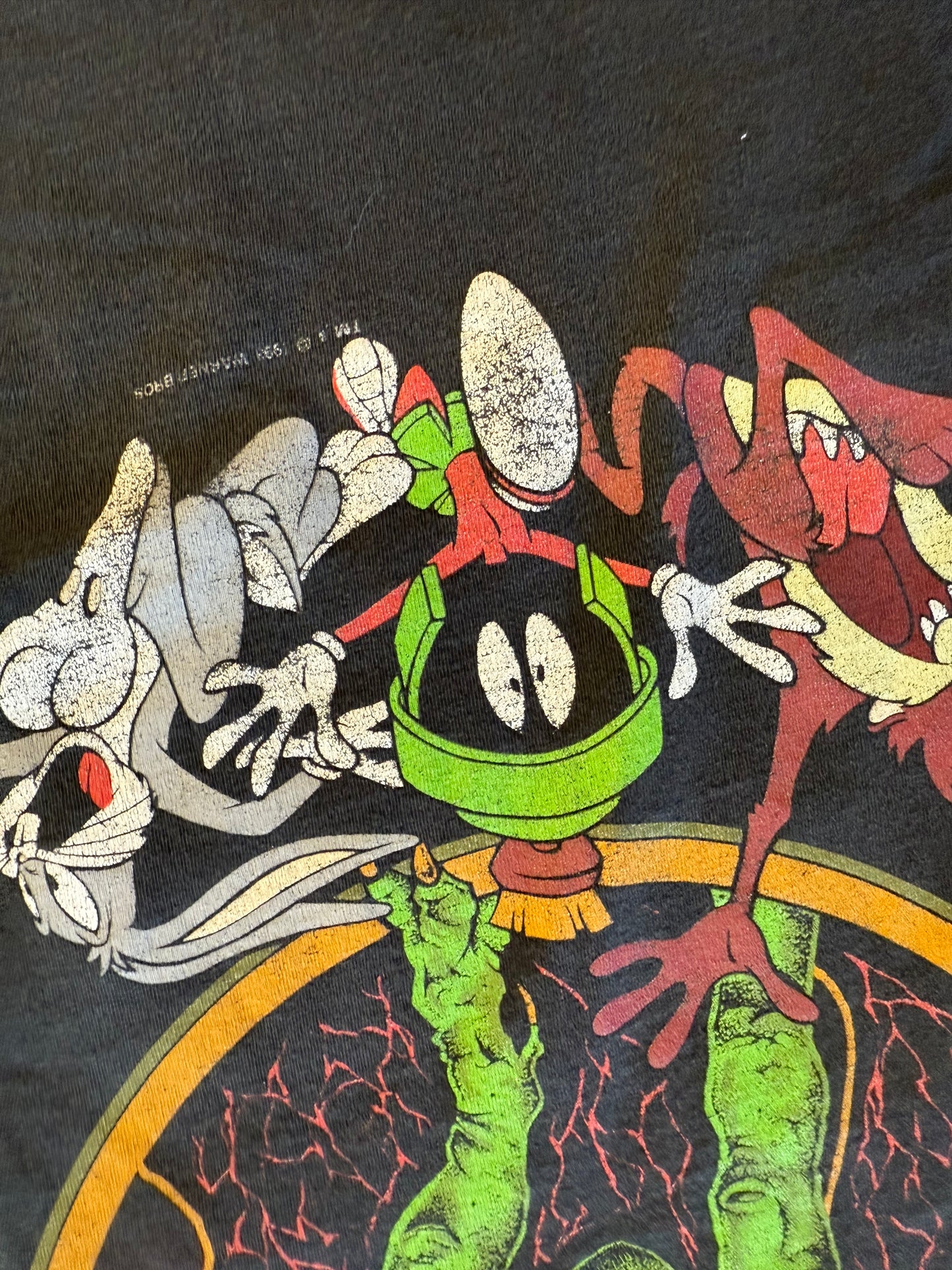 Vintage Marvin the Martian, Bugs, and Taz shirt sz. L