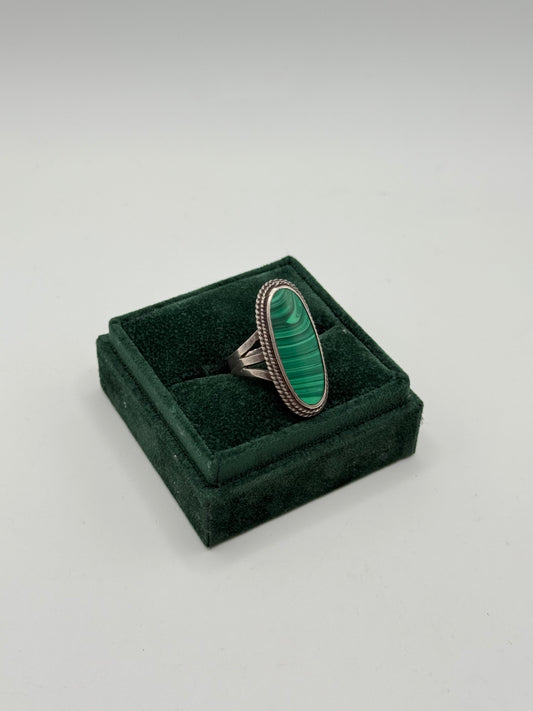 .925 Sterling Silver Navajo Banded Malachite Oval Ring Sz. 8.5