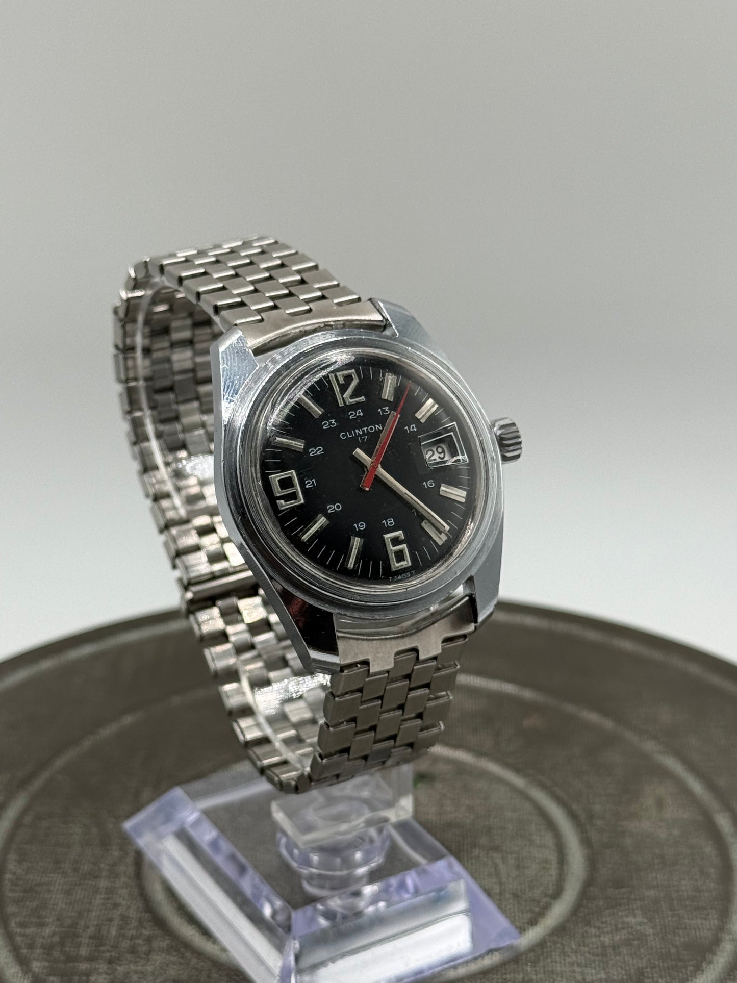 Vintage Clinton diver black dial windup watch