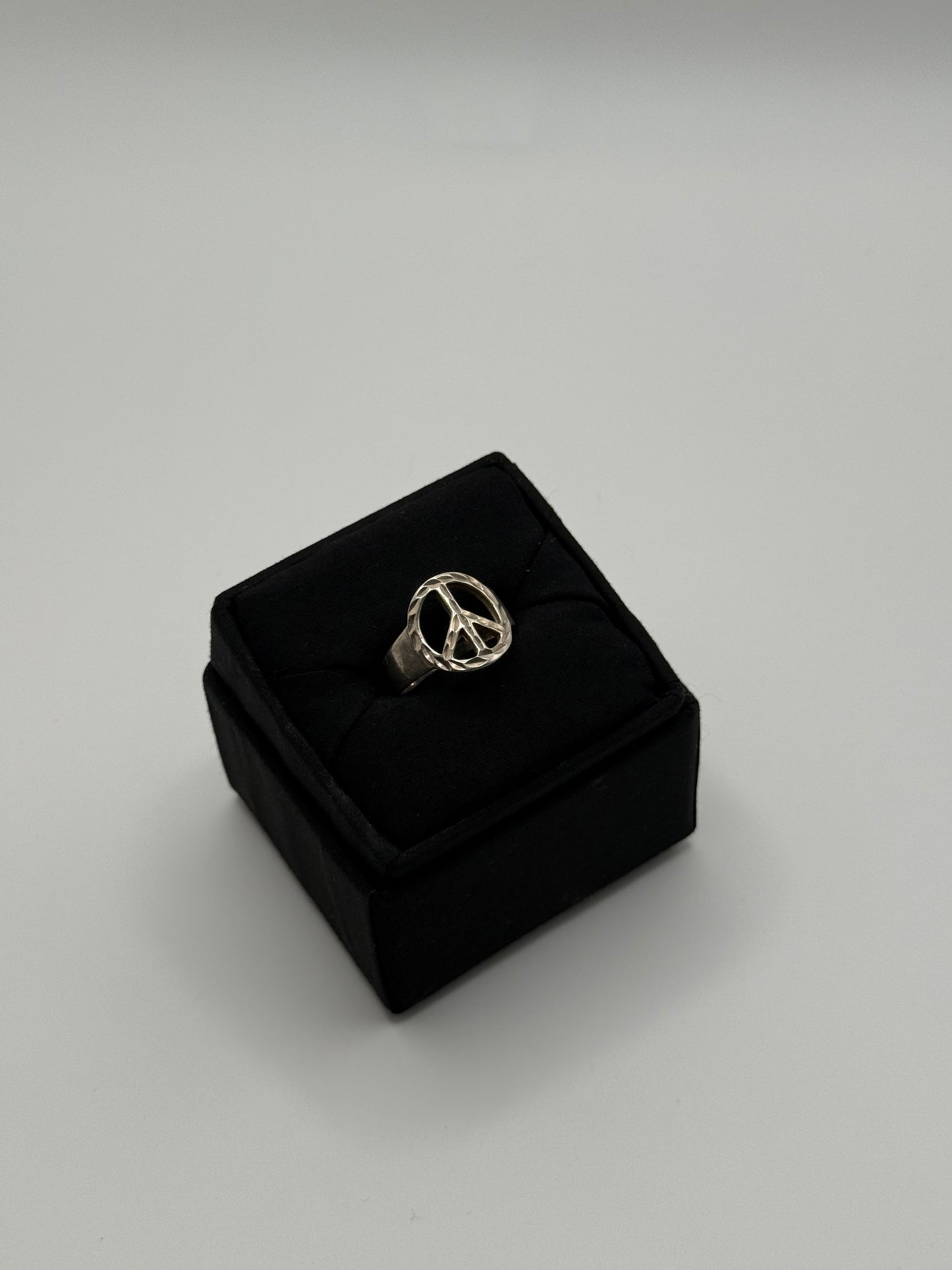 .925 Sterling Silver Peace Sign Ring Sz 10