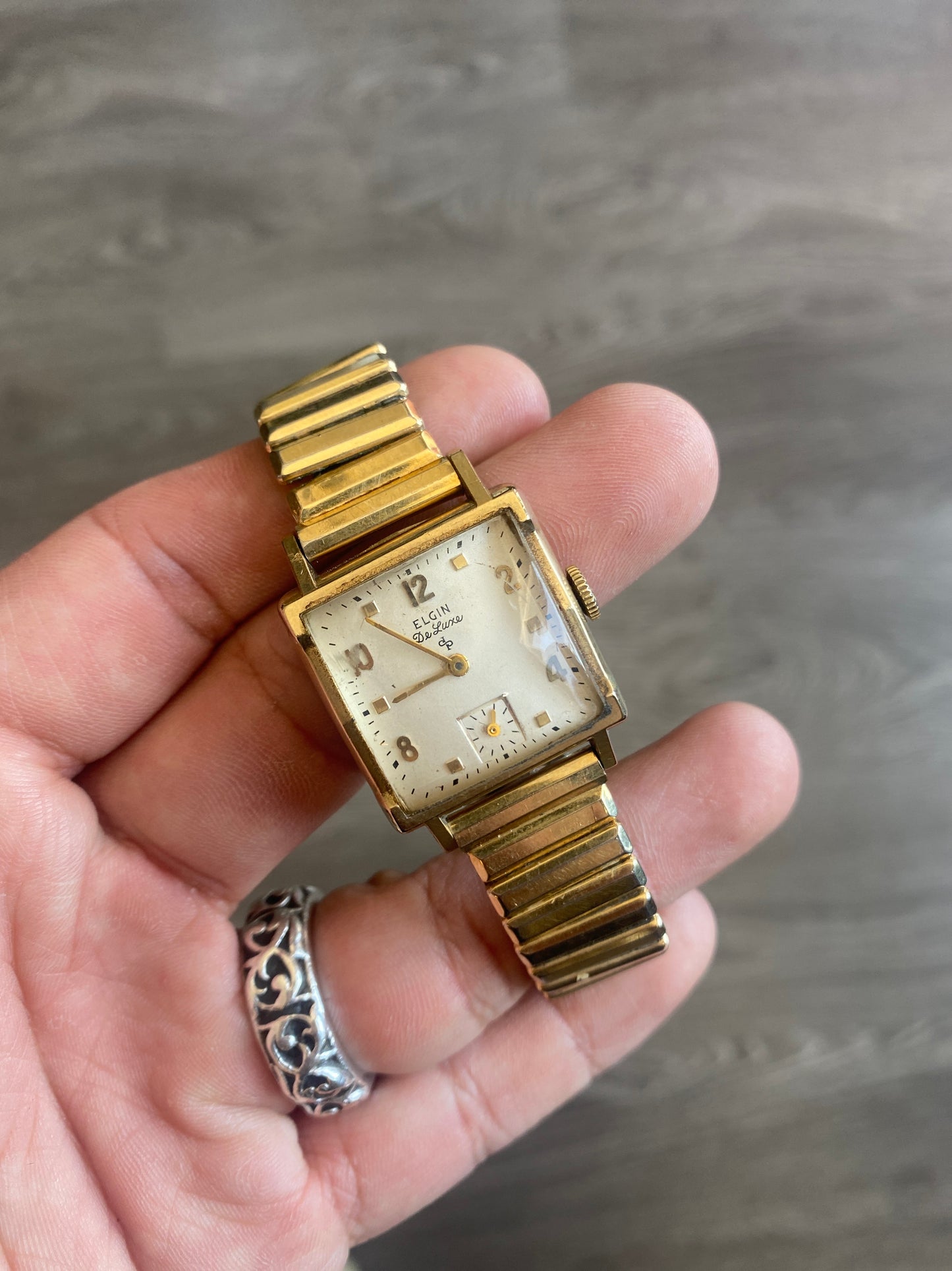 Vintage Elgin Tank Style Gold Tone Watch Expandable Band