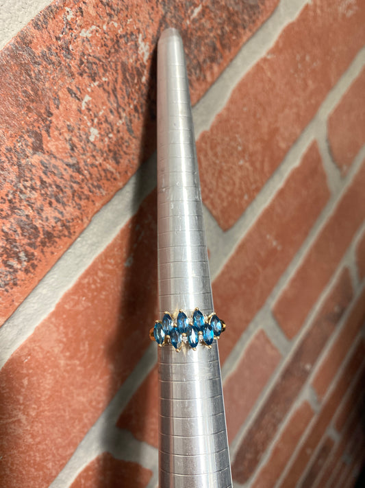 14k Gold Blue Gemstone Ring Sz 9”