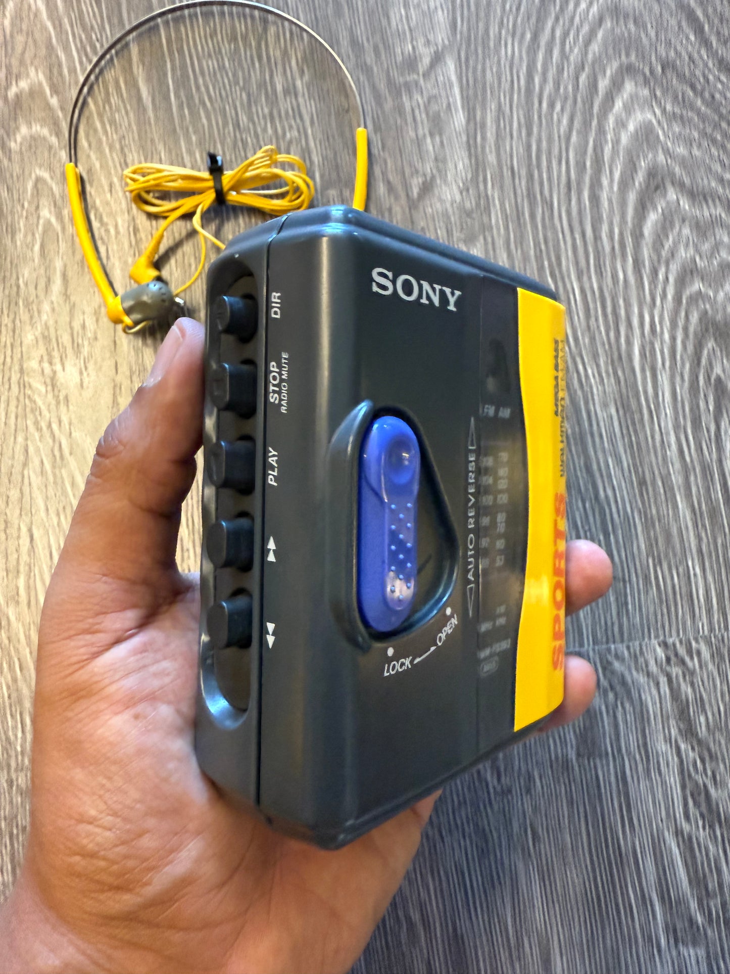 SONY Sports Walkman AM/FM MEGA BASS cassette player