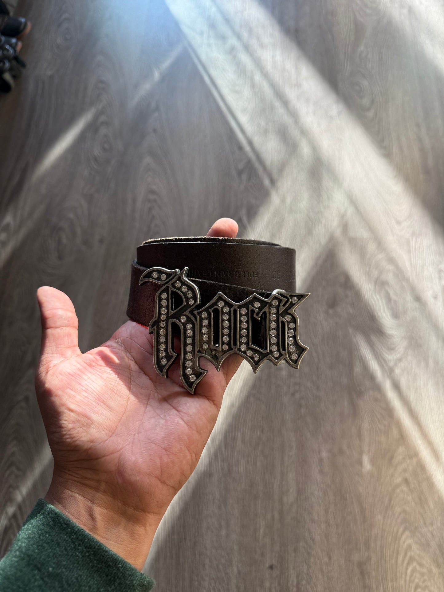 ROCK guess belt and buckle