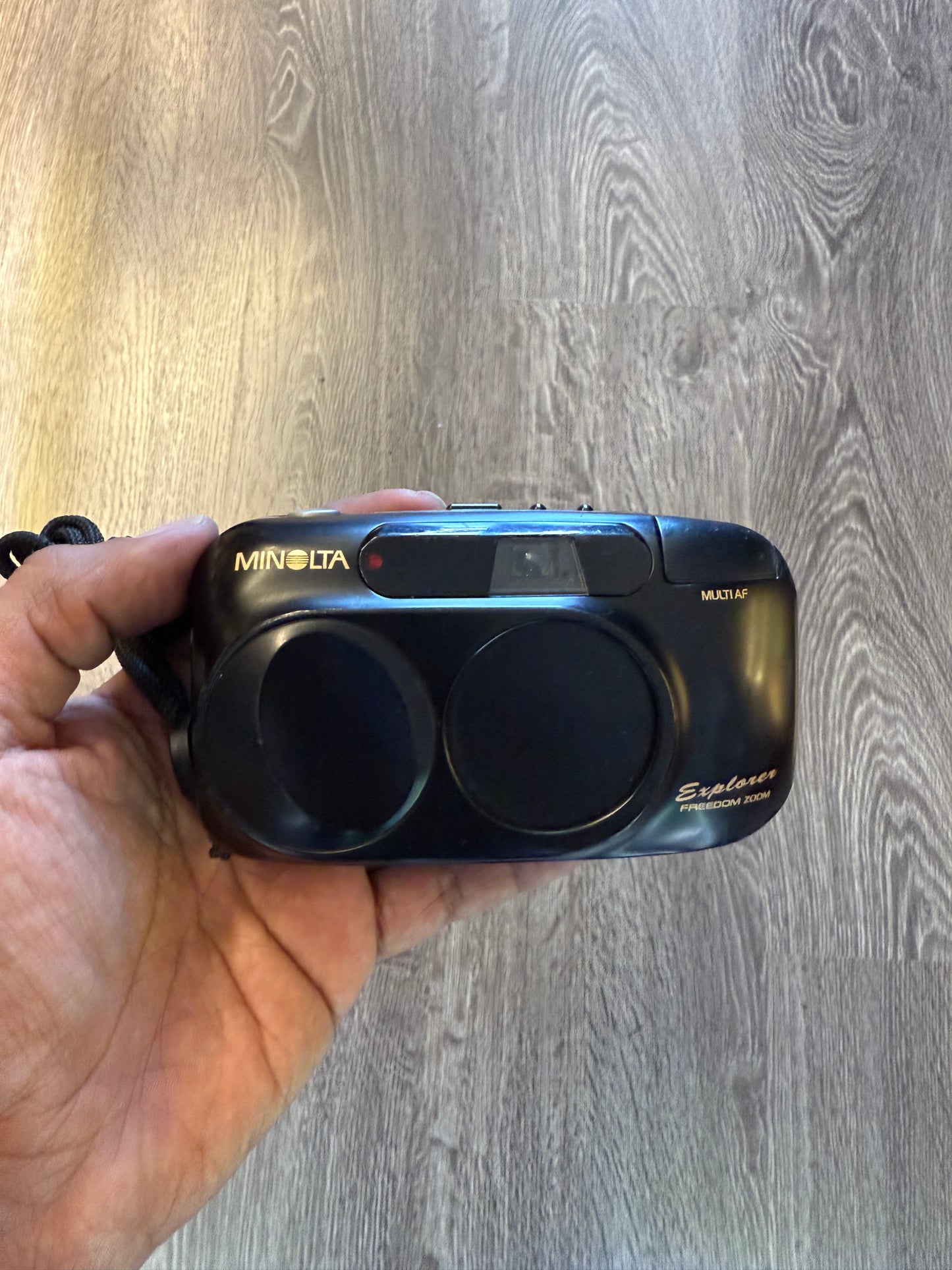 Minolta 35mm point and shoot camera freedom