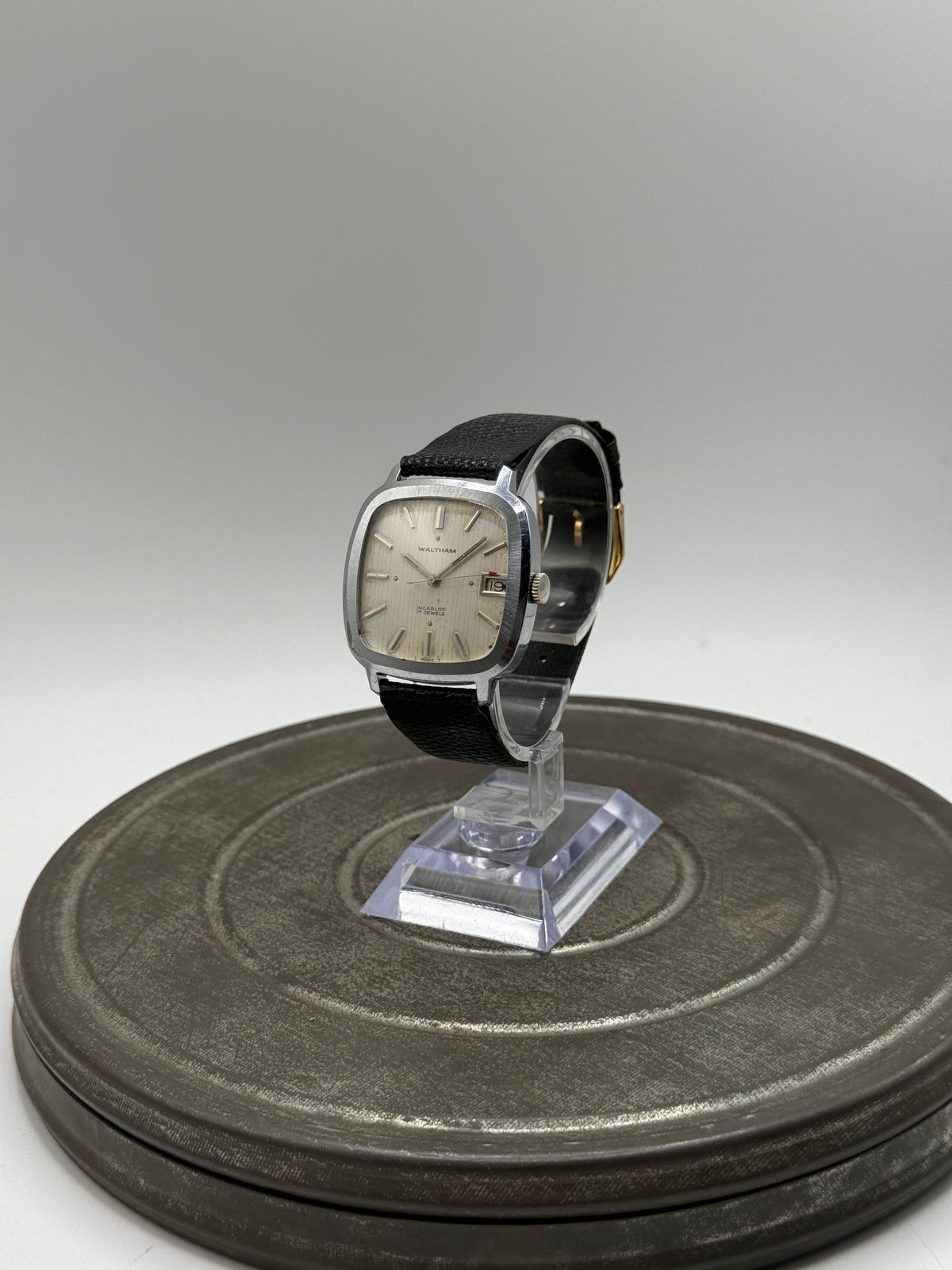 Vintage Waltham windup tv dial watch