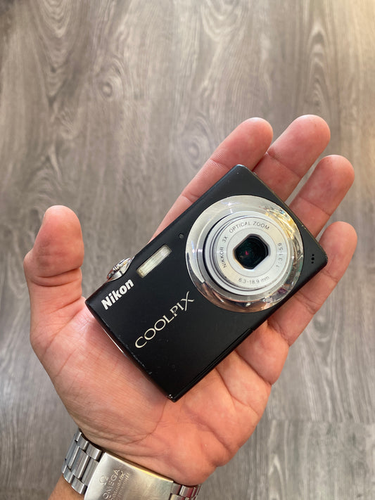 Nikon Coolpix Digital Digi Camera Black