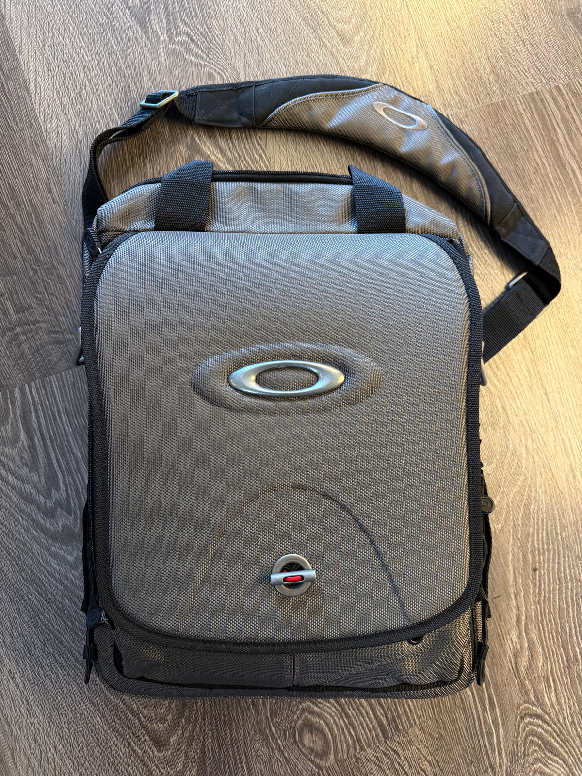 Oakley messenger bag